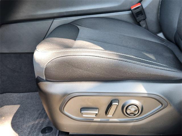 new 2025 Jeep Grand Cherokee car, priced at $38,181