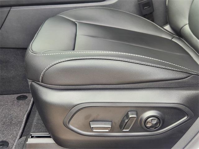 new 2025 Jeep Grand Cherokee car, priced at $41,244