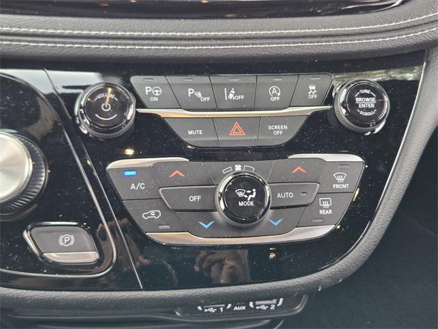 new 2025 Chrysler Pacifica car, priced at $41,532