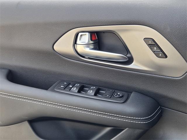 new 2025 Chrysler Pacifica car, priced at $41,532