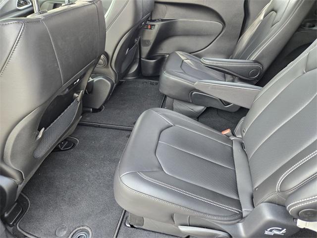 new 2025 Chrysler Pacifica car, priced at $41,532