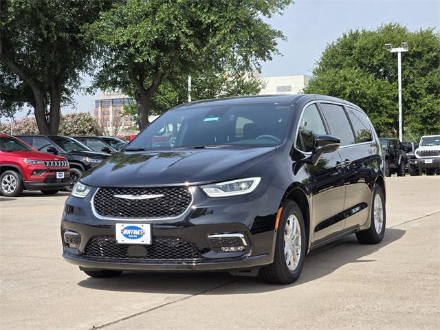 new 2025 Chrysler Pacifica car, priced at $41,532