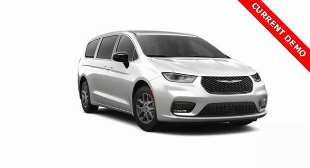 new 2025 Chrysler Pacifica car, priced at $42,032