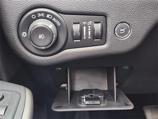 used 2019 Jeep Cherokee car, priced at $15,595