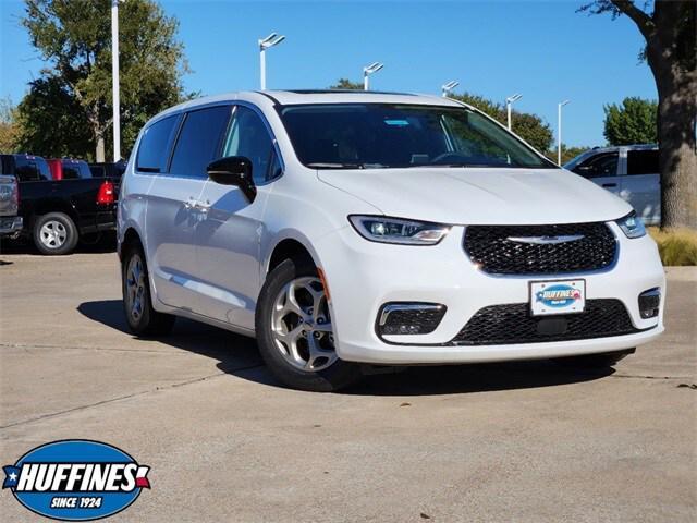 new 2024 Chrysler Pacifica car, priced at $51,995