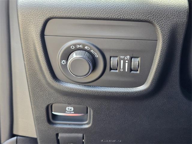 new 2025 Jeep Grand Cherokee car, priced at $38,477