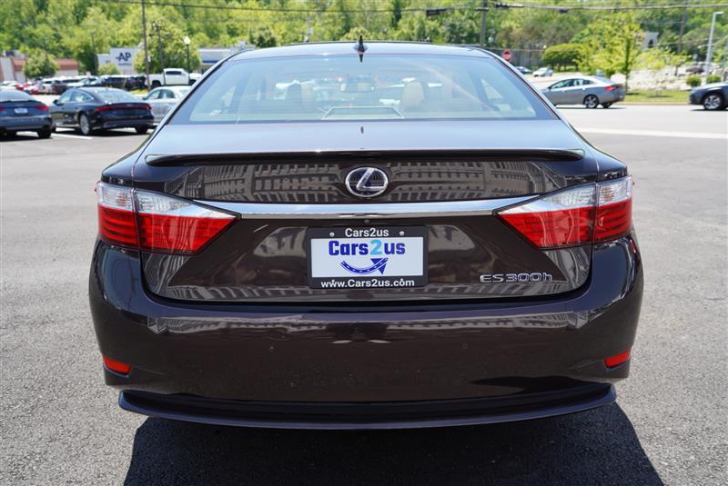 used 2015 Lexus ES 300h car, priced at $12,796
