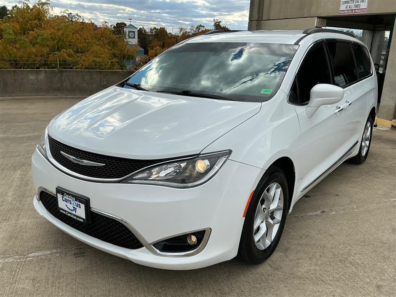 used 2017 Chrysler Pacifica car, priced at $9,996