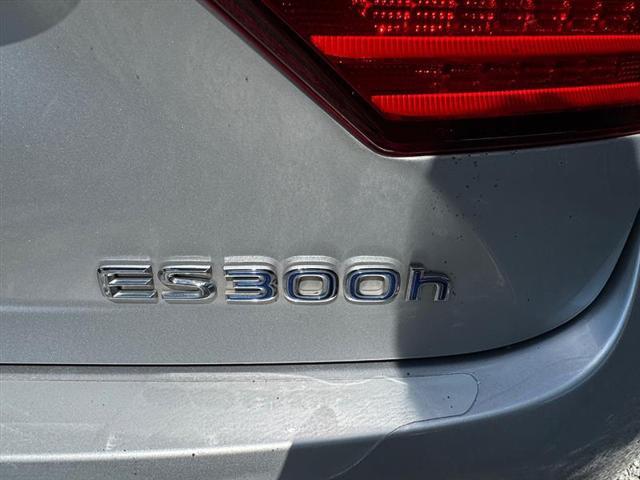 used 2014 Lexus ES 300h car, priced at $12,996