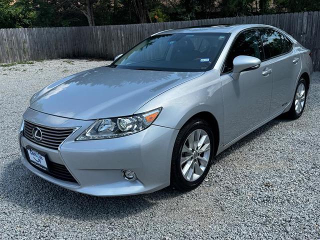 used 2014 Lexus ES 300h car, priced at $12,996