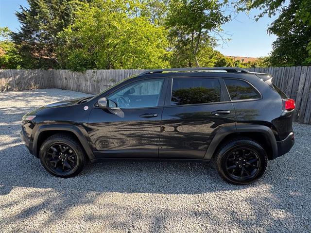 used 2014 Jeep Cherokee car, priced at $8,996