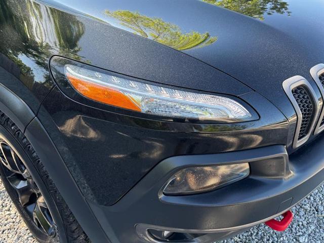 used 2014 Jeep Cherokee car, priced at $8,996