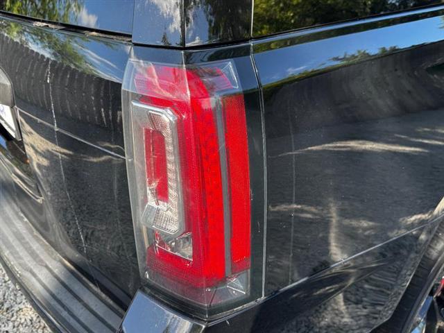 used 2018 GMC Yukon car, priced at $20,996