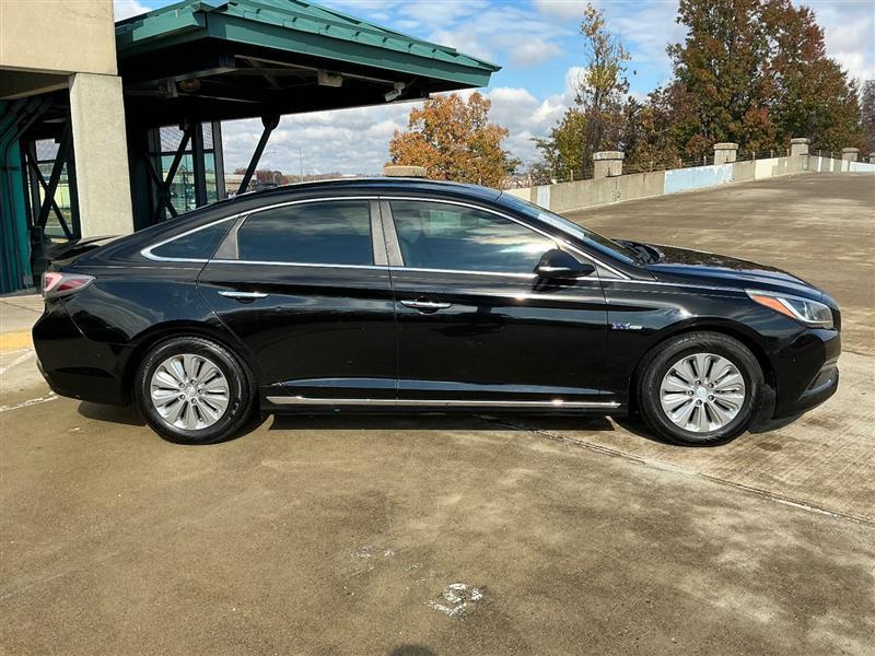 used 2016 Hyundai Sonata Hybrid car, priced at $5,996