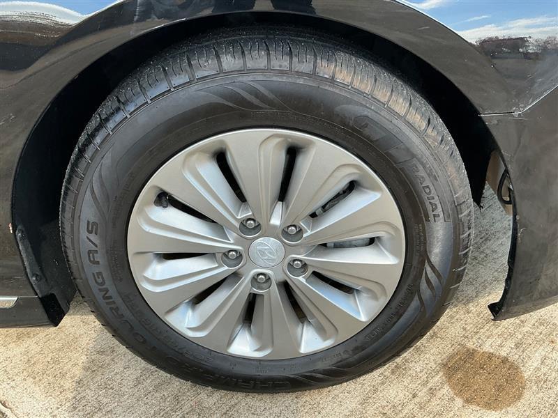 used 2016 Hyundai Sonata Hybrid car, priced at $5,996