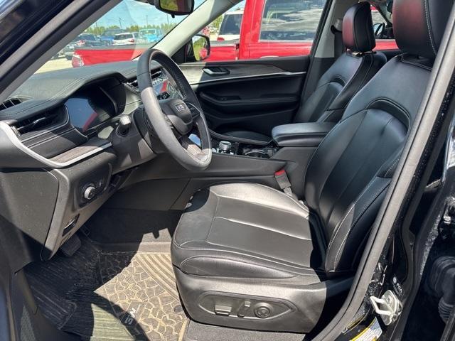 used 2023 Jeep Grand Cherokee car, priced at $31,795