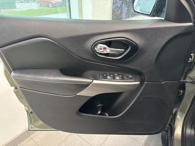 used 2021 Jeep Cherokee car, priced at $17,995