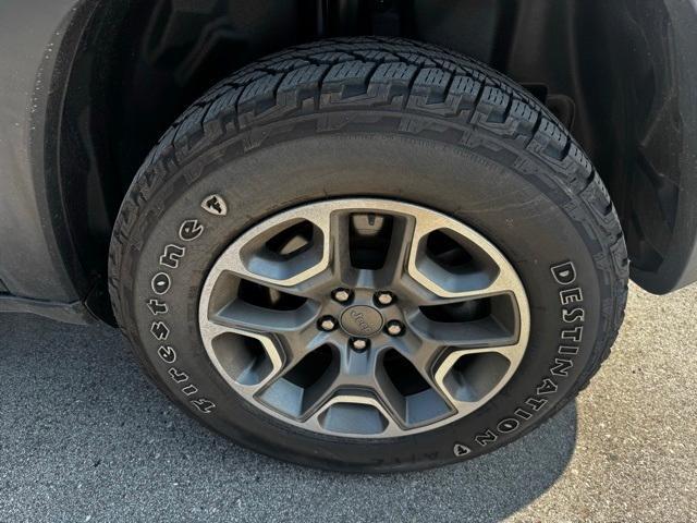 used 2020 Jeep Cherokee car, priced at $17,995