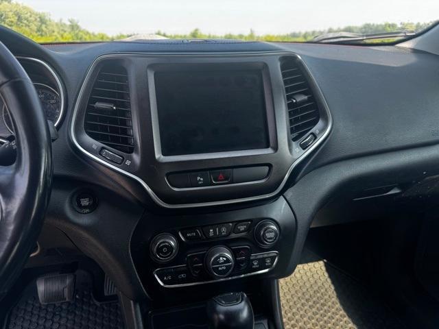 used 2020 Jeep Cherokee car, priced at $17,995