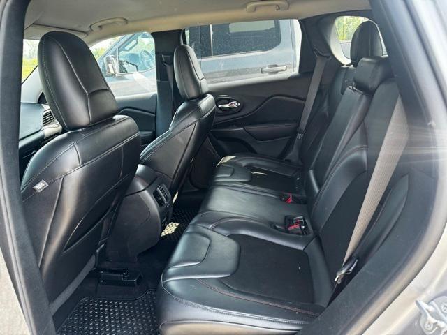 used 2020 Jeep Cherokee car, priced at $17,995