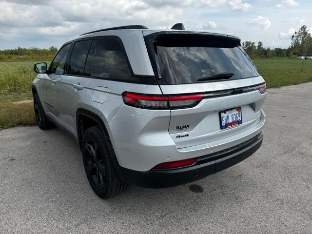 used 2022 Jeep Grand Cherokee car, priced at $26,995