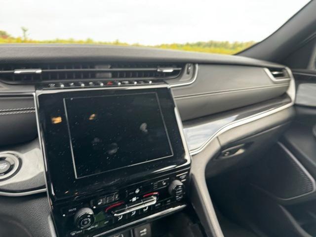 used 2022 Jeep Grand Cherokee car, priced at $26,995