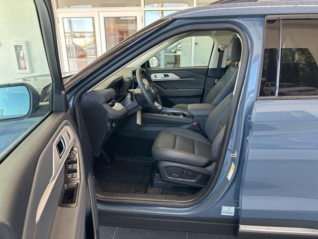 new 2025 Ford Explorer car, priced at $48,119
