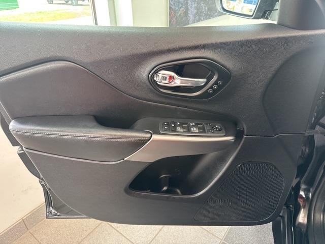 used 2022 Jeep Cherokee car, priced at $25,895