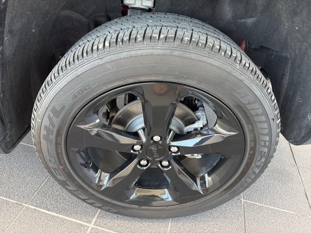 used 2024 Jeep Grand Cherokee car, priced at $36,995