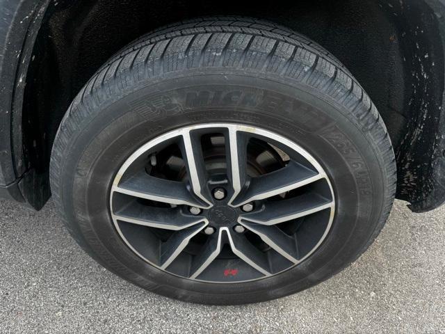 used 2019 Jeep Grand Cherokee car, priced at $17,495