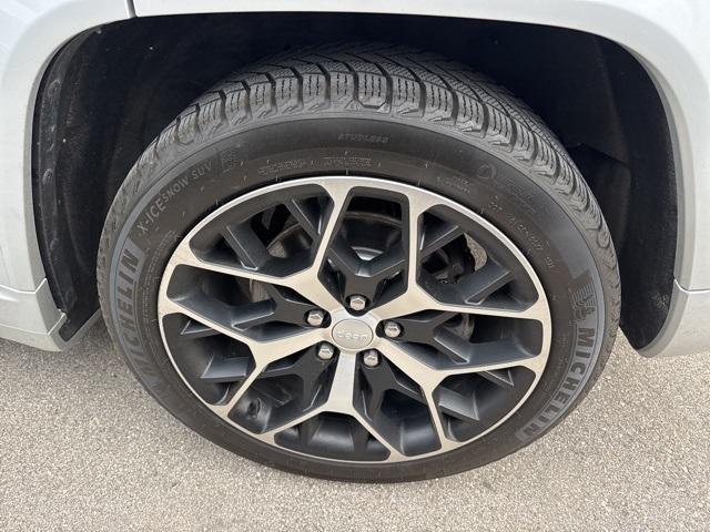 used 2022 Jeep Grand Cherokee car, priced at $42,695