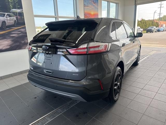 used 2022 Ford Edge car, priced at $20,000