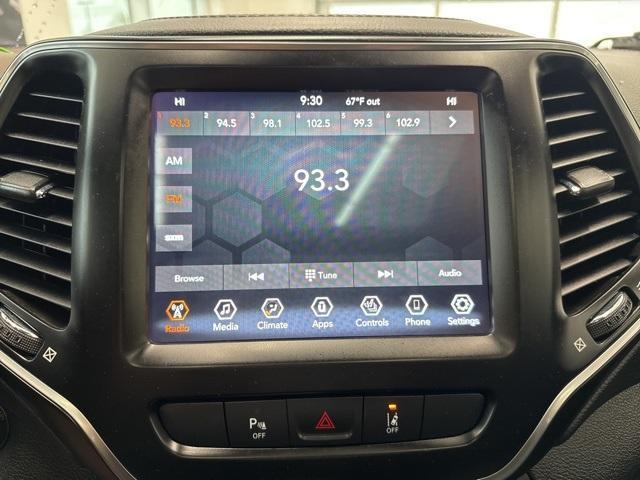 used 2021 Jeep Cherokee car, priced at $17,195