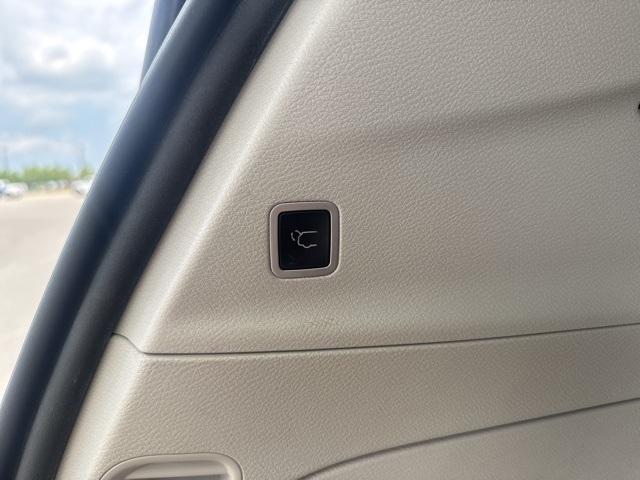used 2018 Chrysler Pacifica car, priced at $16,995