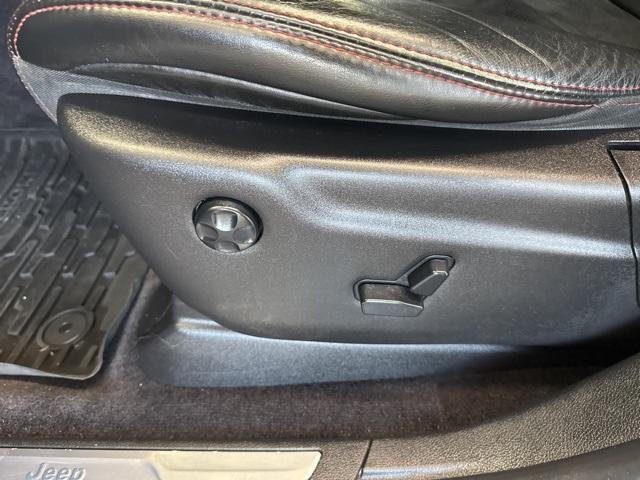 used 2017 Jeep Grand Cherokee car, priced at $19,395