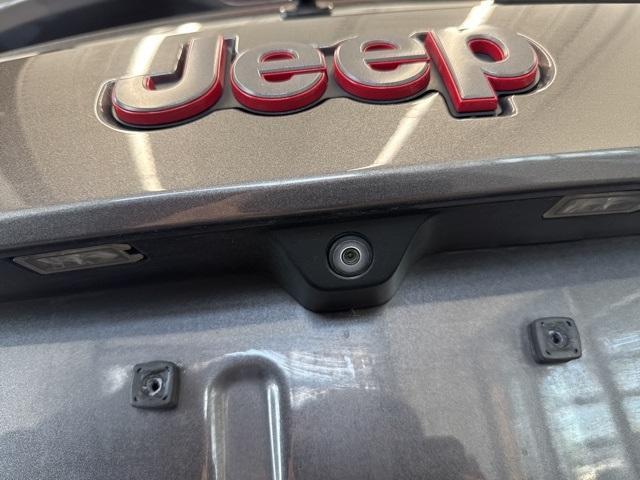 used 2017 Jeep Grand Cherokee car, priced at $19,395