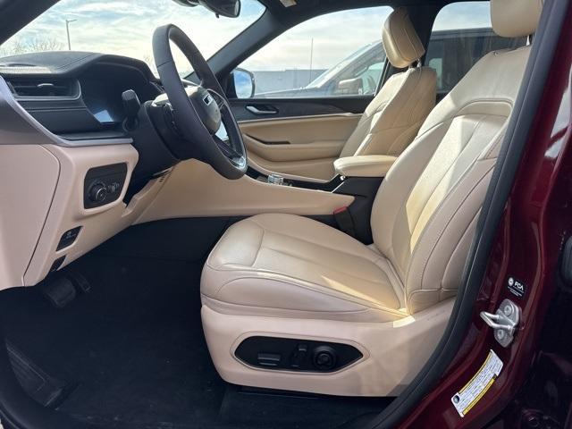 used 2024 Jeep Grand Cherokee car, priced at $36,595