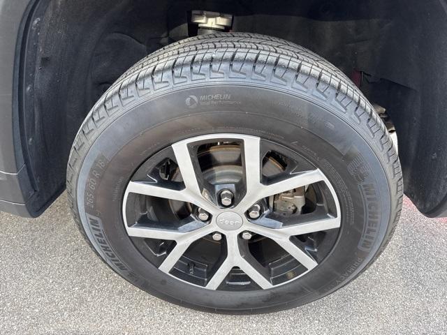 used 2024 Jeep Grand Cherokee car, priced at $36,595