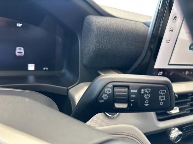 new 2025 Ford Explorer car, priced at $45,900
