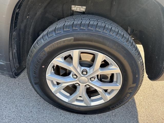 used 2024 Jeep Grand Cherokee L car, priced at $36,995