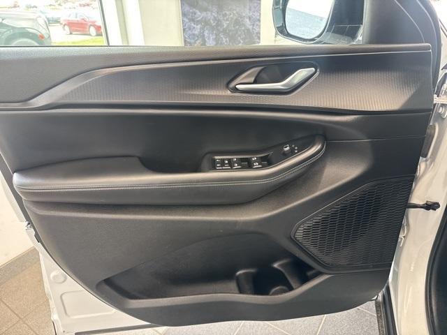 used 2023 Jeep Grand Cherokee L car, priced at $30,572