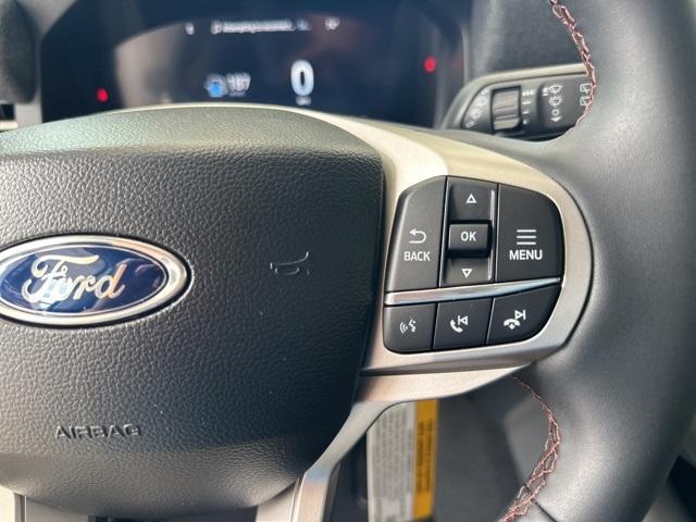 new 2025 Ford Explorer car, priced at $40,721