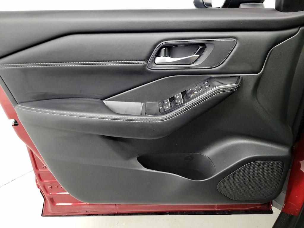 used 2024 Nissan Rogue car, priced at $27,998