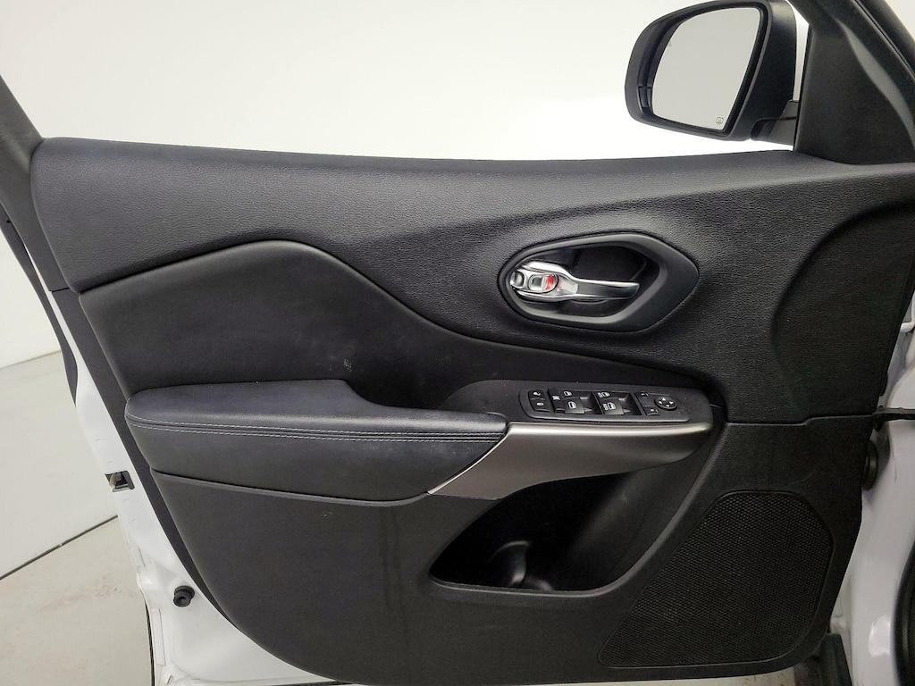 used 2020 Jeep Cherokee car, priced at $18,998