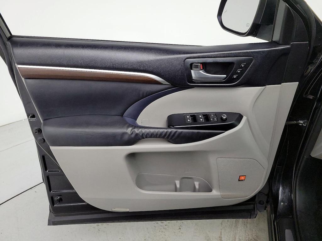 used 2015 Toyota Highlander car, priced at $23,998