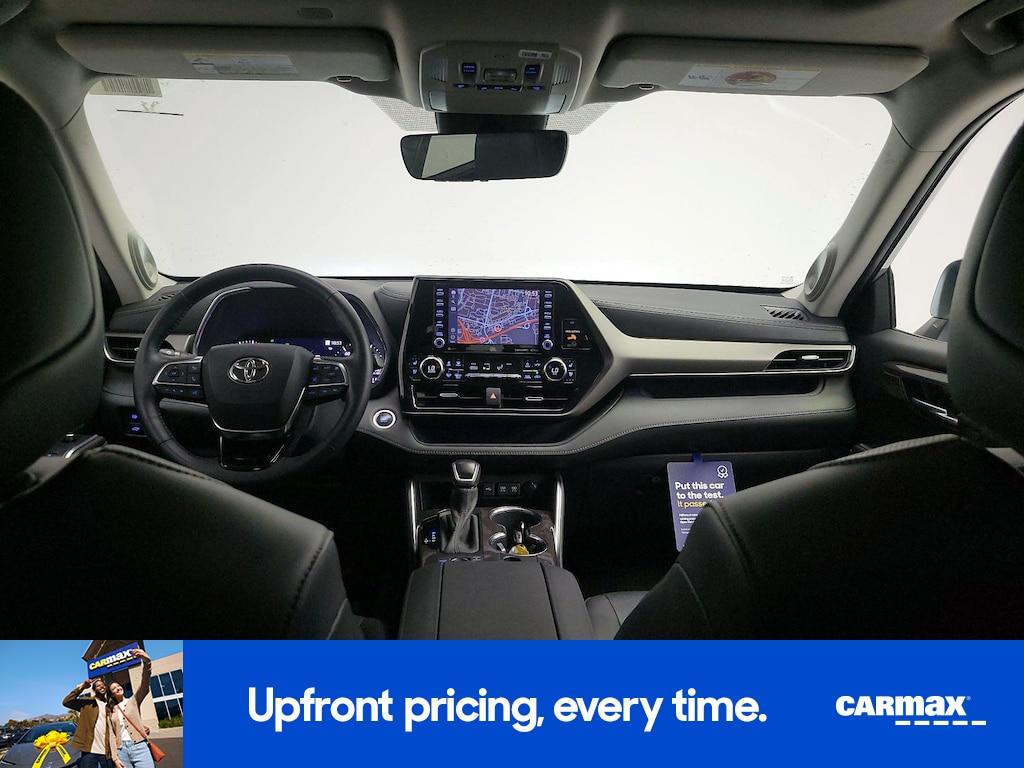 used 2020 Toyota Highlander car, priced at $35,998