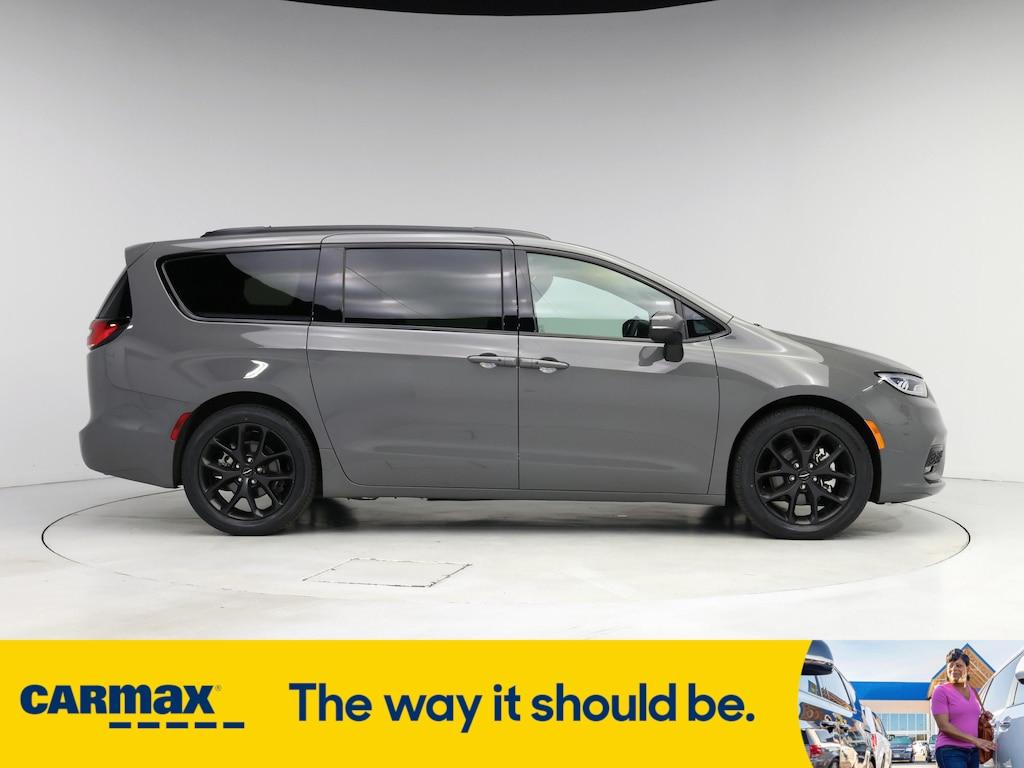 used 2023 Chrysler Pacifica car, priced at $32,998