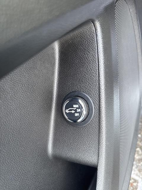 used 2023 Chevrolet Traverse car, priced at $32,970