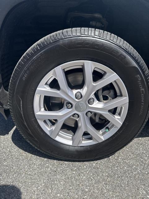 used 2022 Jeep Grand Cherokee L car, priced at $28,689