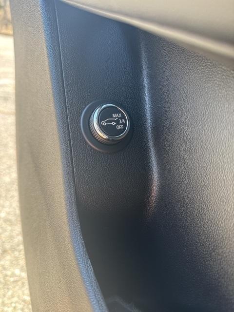 used 2022 Cadillac XT5 car, priced at $27,993